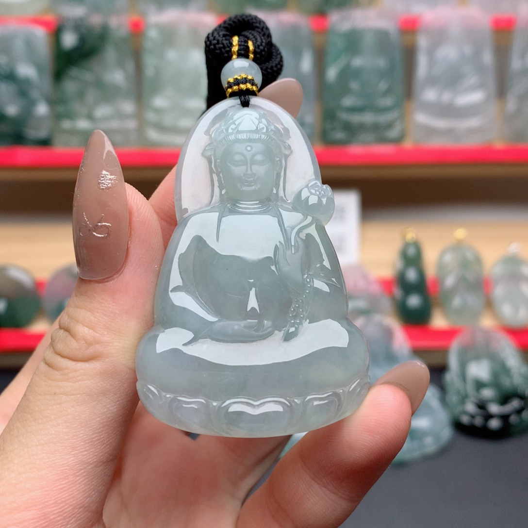 翡翠未镶嵌颈饰素衣