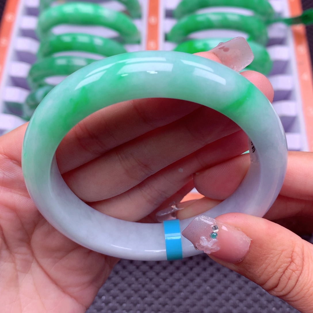 翡翠未镶嵌手镯58圈口