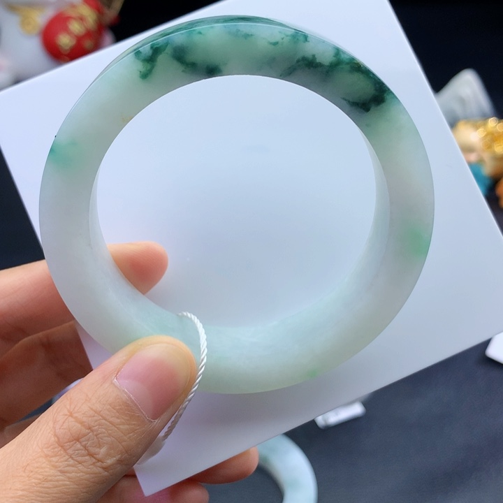 未镶嵌手镯定制翡翠