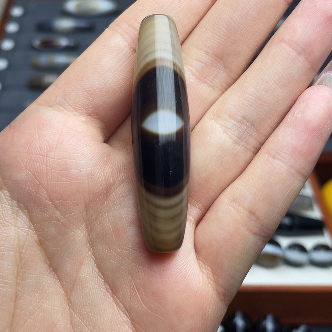 玛瑙/玉髓颈饰未镶嵌文**哥