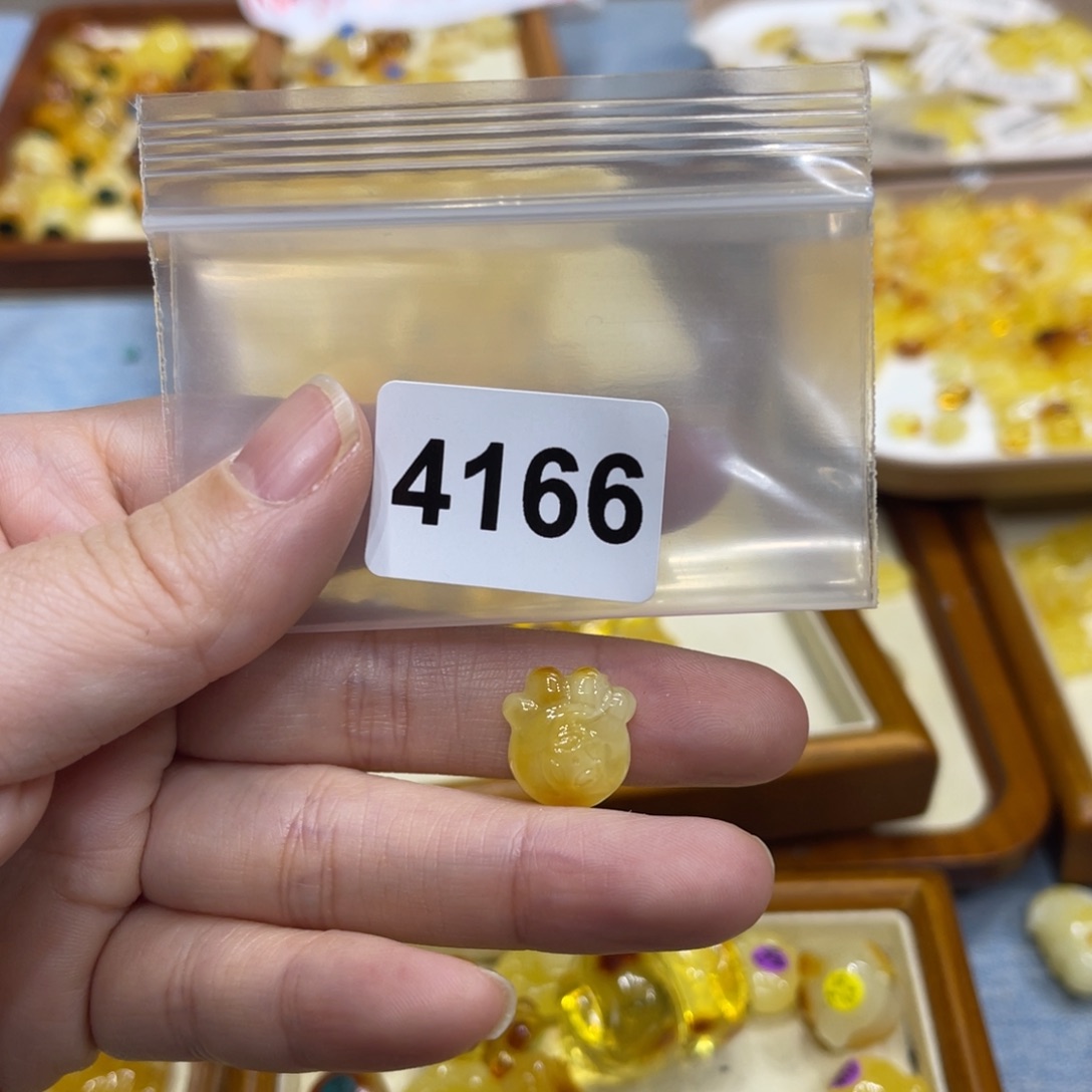 琥珀珠宝奇石未镶嵌