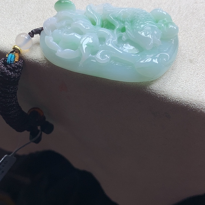 翡翠颈饰未镶嵌吊坠