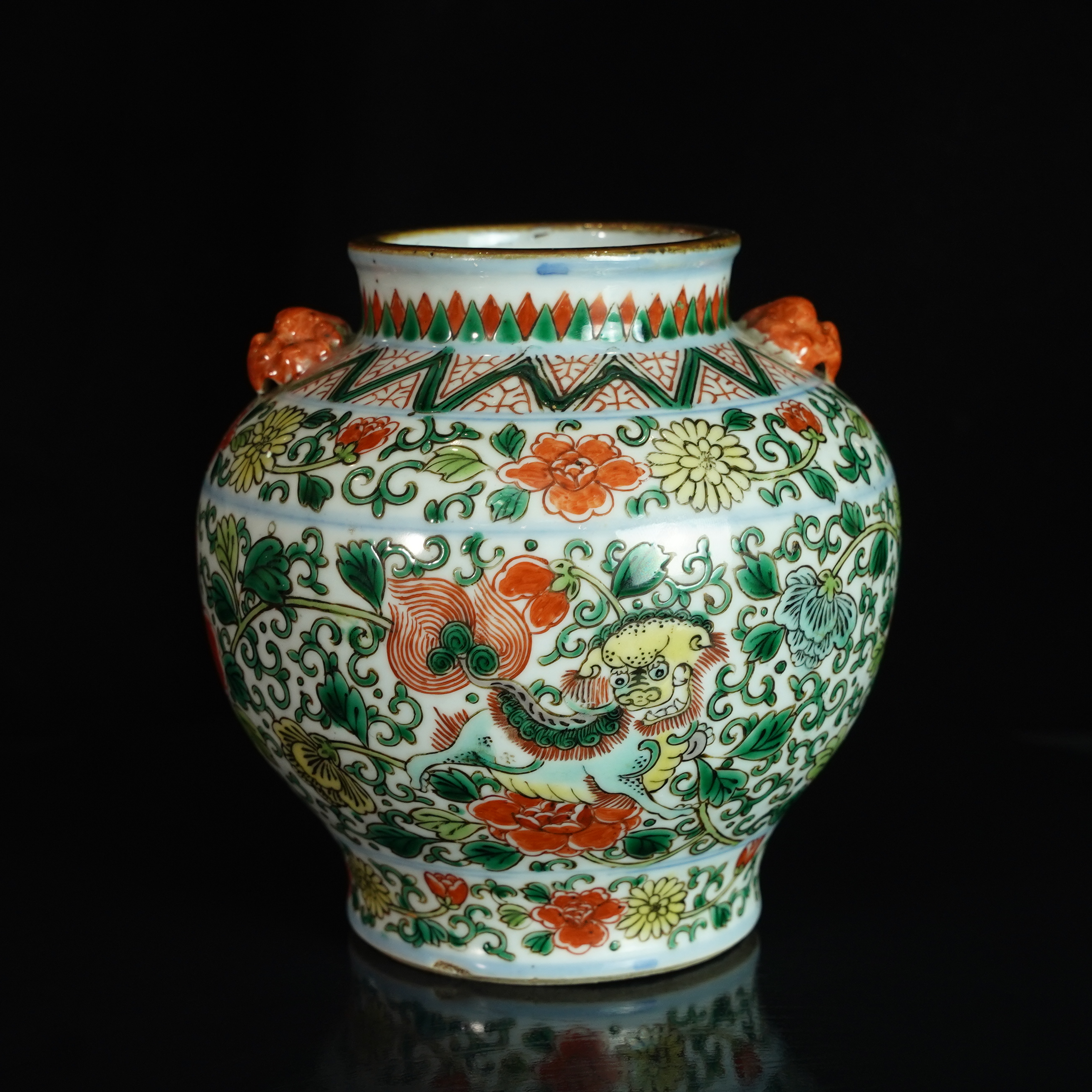 LDXZ250216010【十竹斋】清光绪五彩狮子穿花赏罐