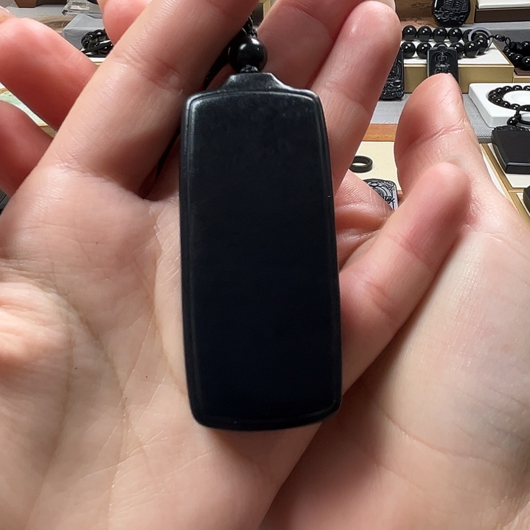 狸***猫和田玉（墨玉）未镶嵌颈饰37面包