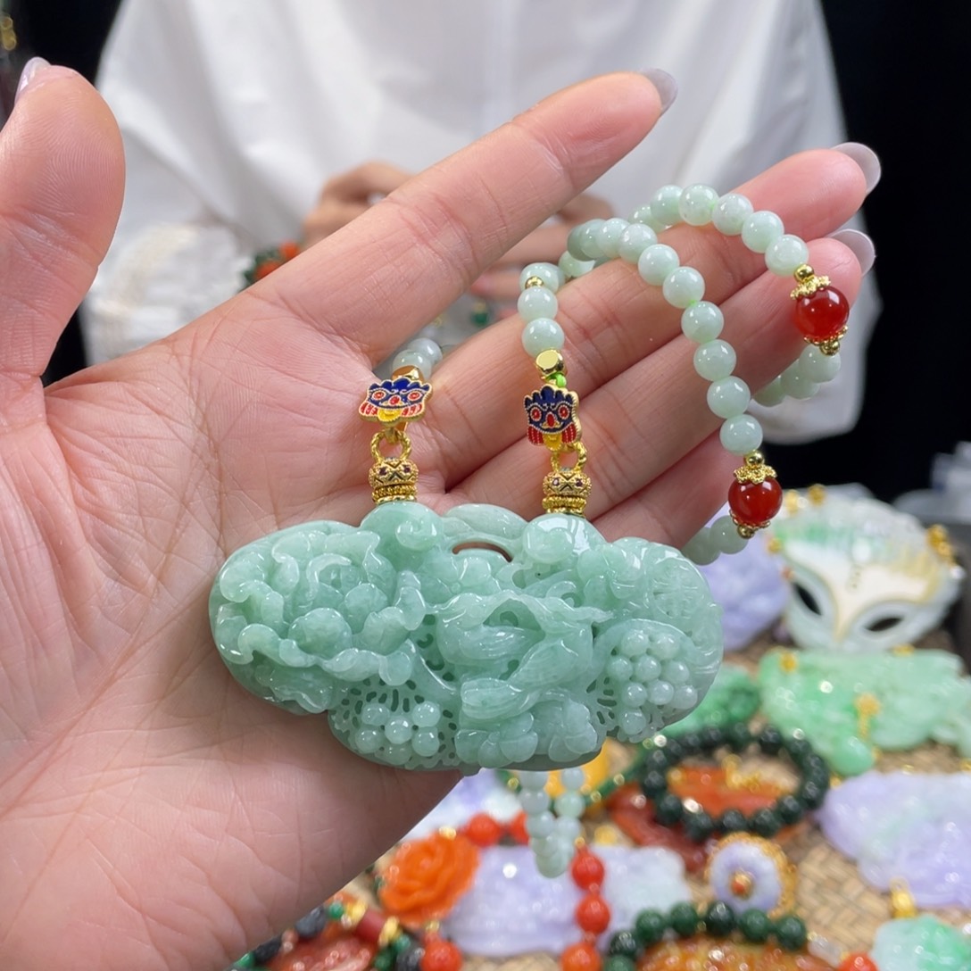 翡翠颈饰未镶嵌代编织