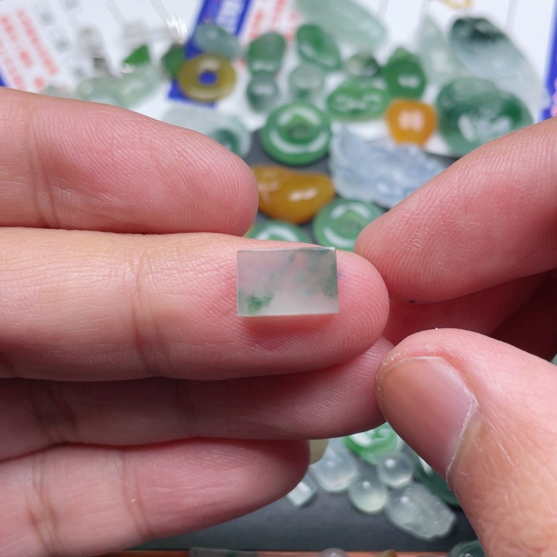 翡翠颈饰未镶嵌缅甸翡翠