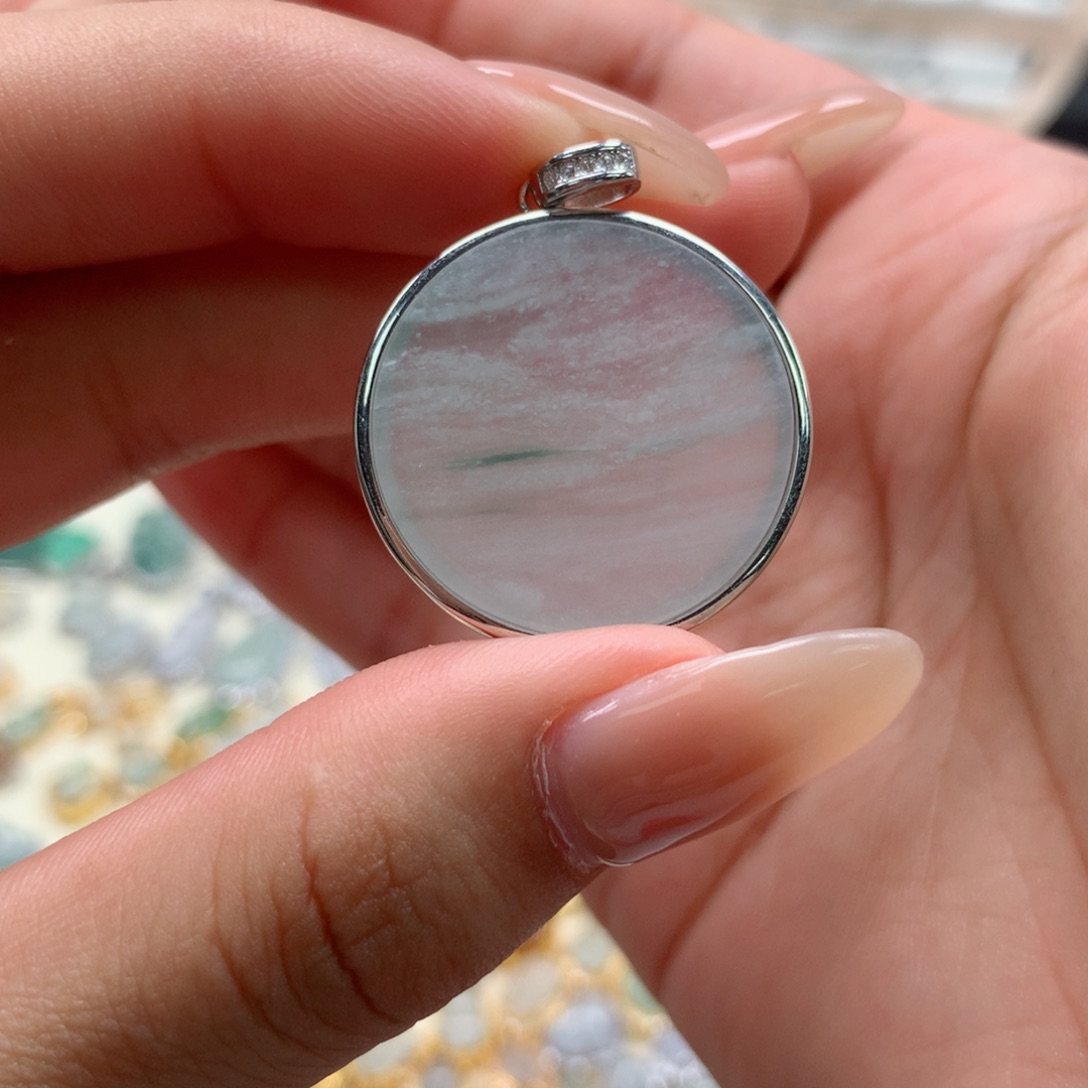 颈饰银S925镶嵌翡翠飘花无事牌吊坠