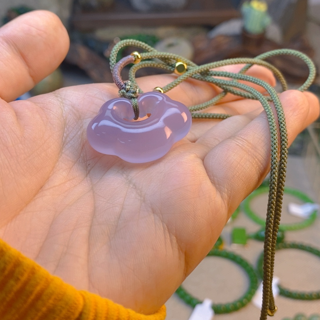 吃****和田玉未镶嵌颈饰