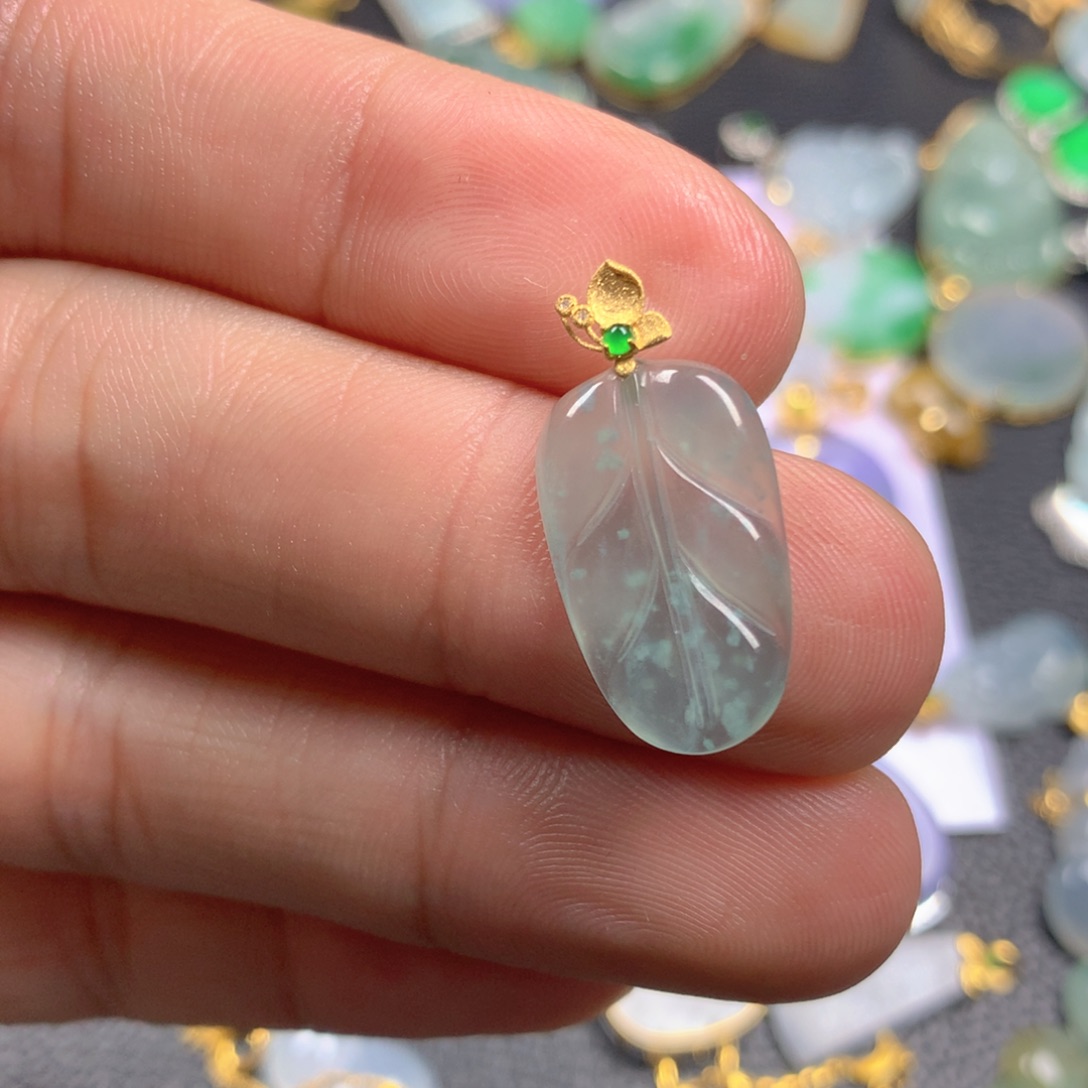 【闪购商品】翡翠颈饰18K金镶嵌翡翠