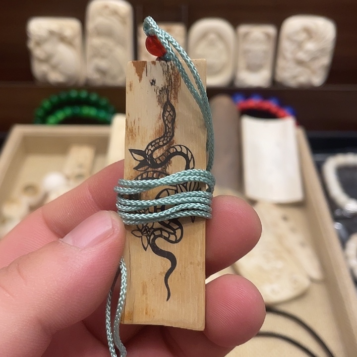 ℒ***এ其他猛犸象牙天然猛犸牙雕刻品