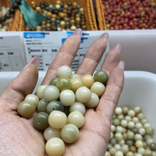 吊坠白玉菩提精品12奶青桶60卡灯牌宠60