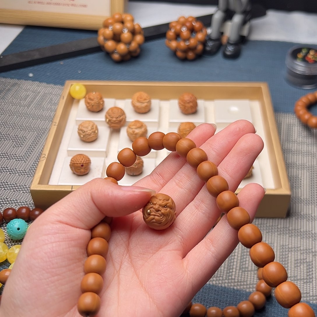 凌***安吊坠猴头核桃老型