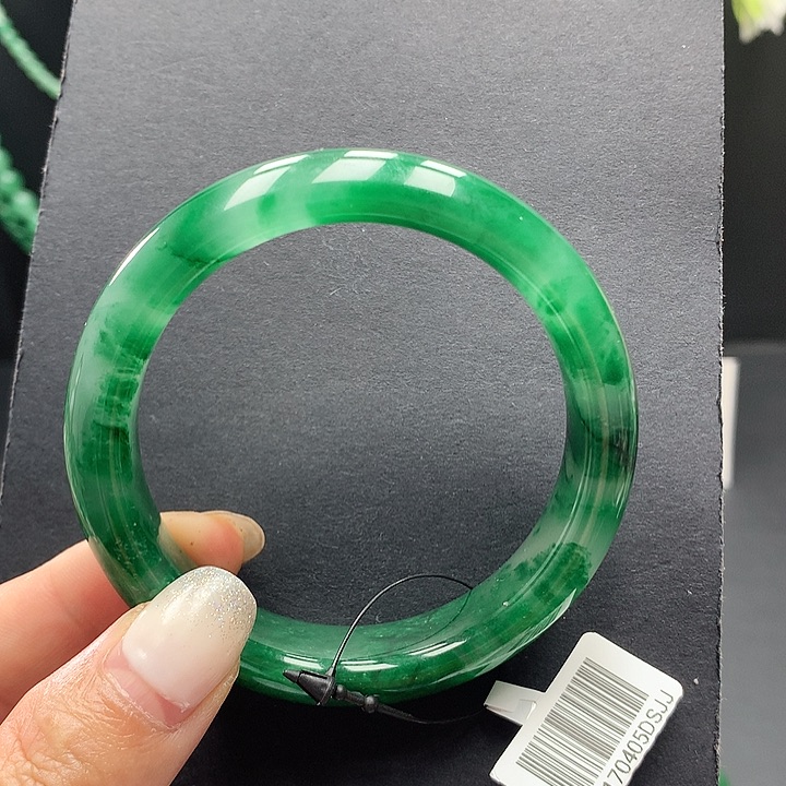 未镶嵌手镯石英质玉