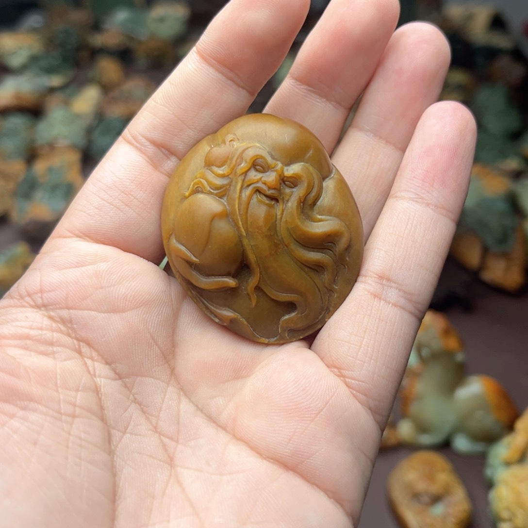 岫岩河磨玉（透闪石质玉）吊坠未镶嵌