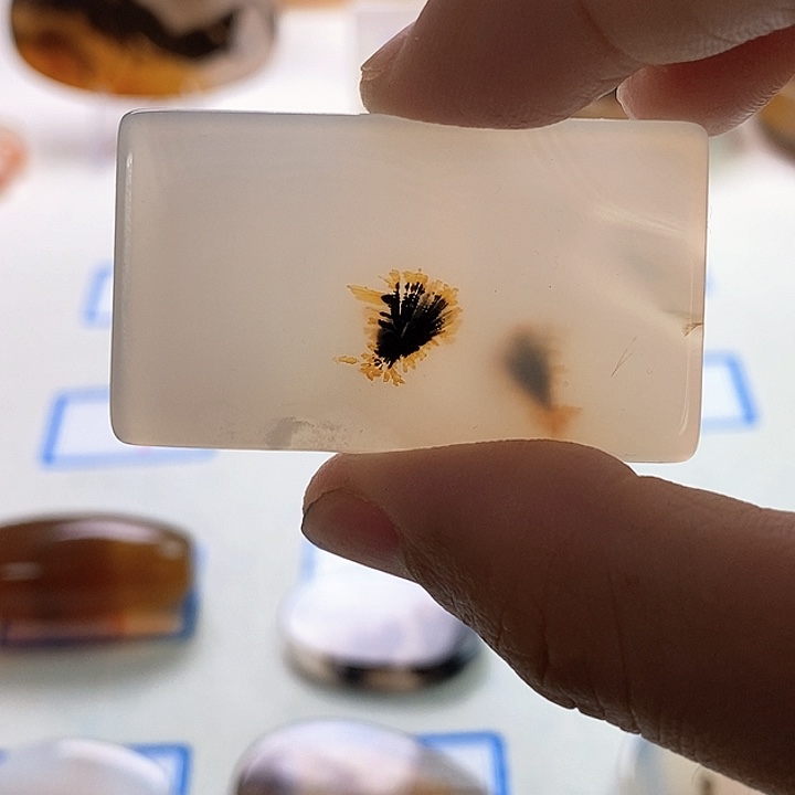 玛瑙/玉髓未镶嵌珠宝半成品