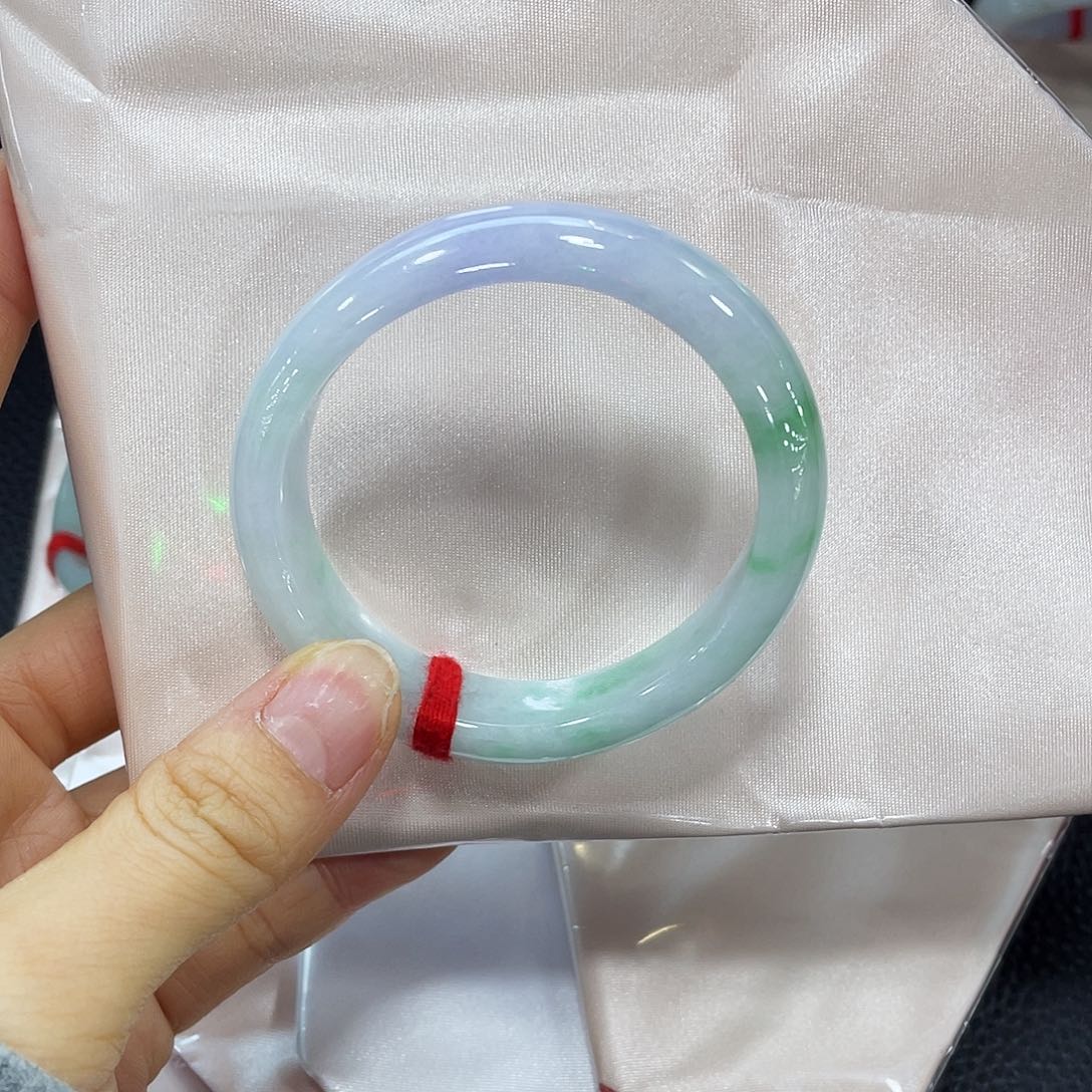 宁***华翡翠未镶嵌手镯（贵妃镯）天然缅甸A货翡翠手镯53圈口