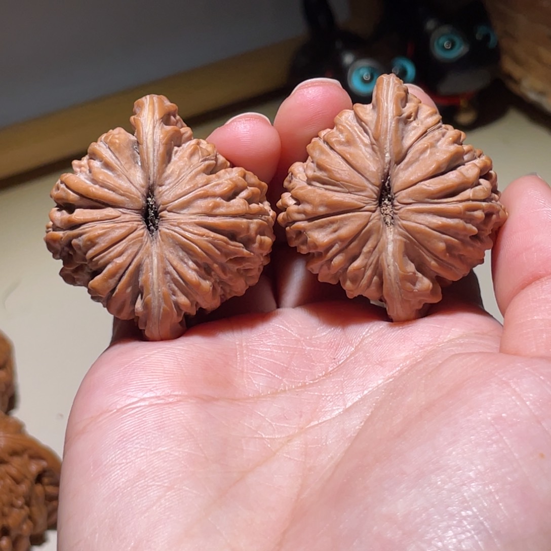 核桃把件米*三40全品汉高楼