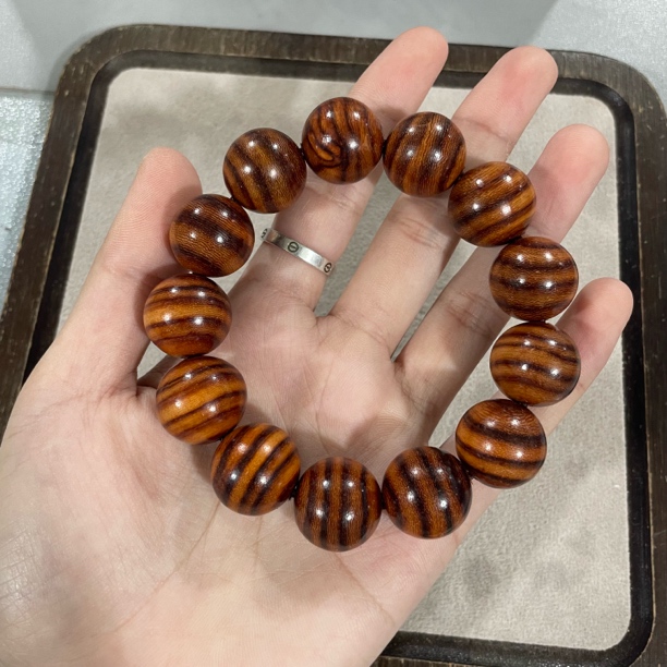 A571海黄卡1.7降香黄檀单圈手串（底色多样，发货发其一）