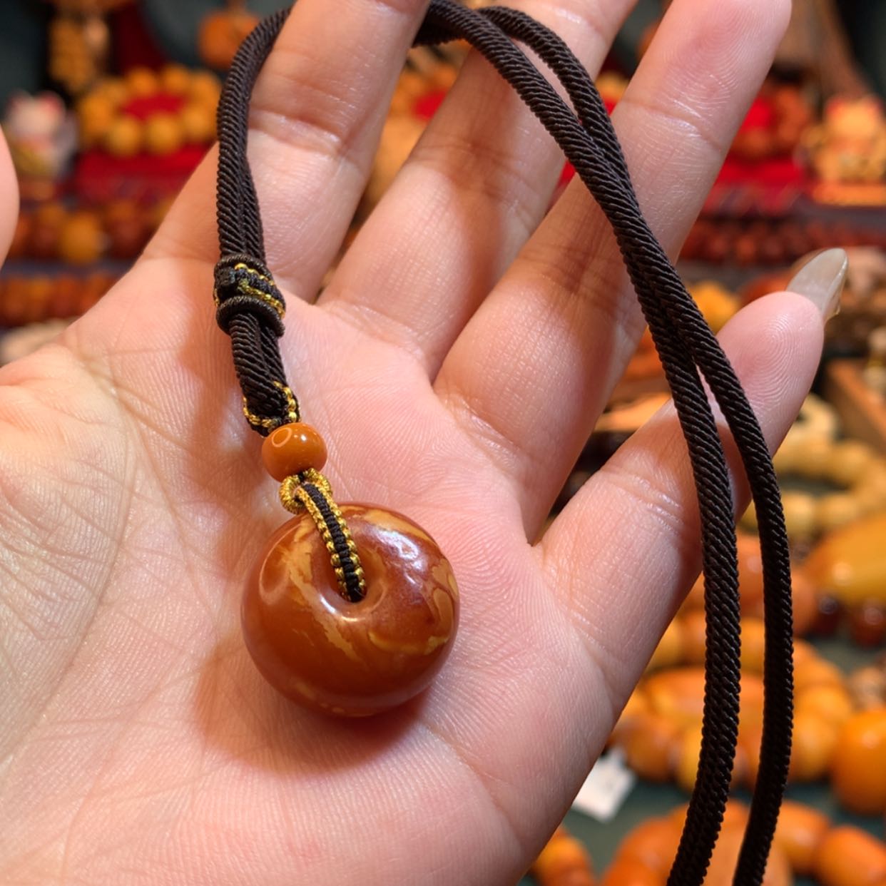【闪购商品】蜜蜡吊坠(赠链)未镶嵌
