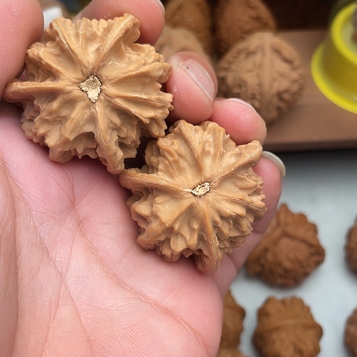 白***弟吊坠文玩核桃盘山