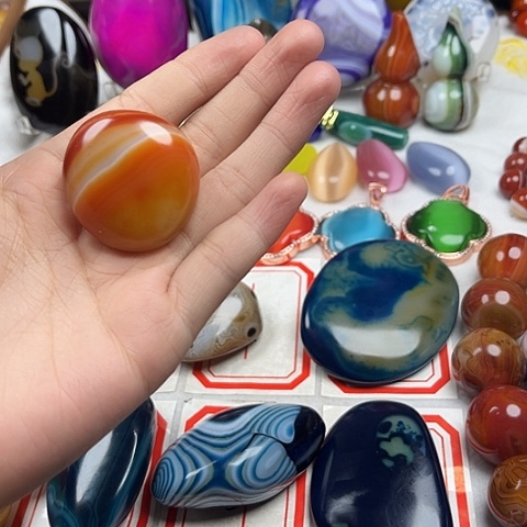 玛瑙/玉髓颈饰未镶嵌