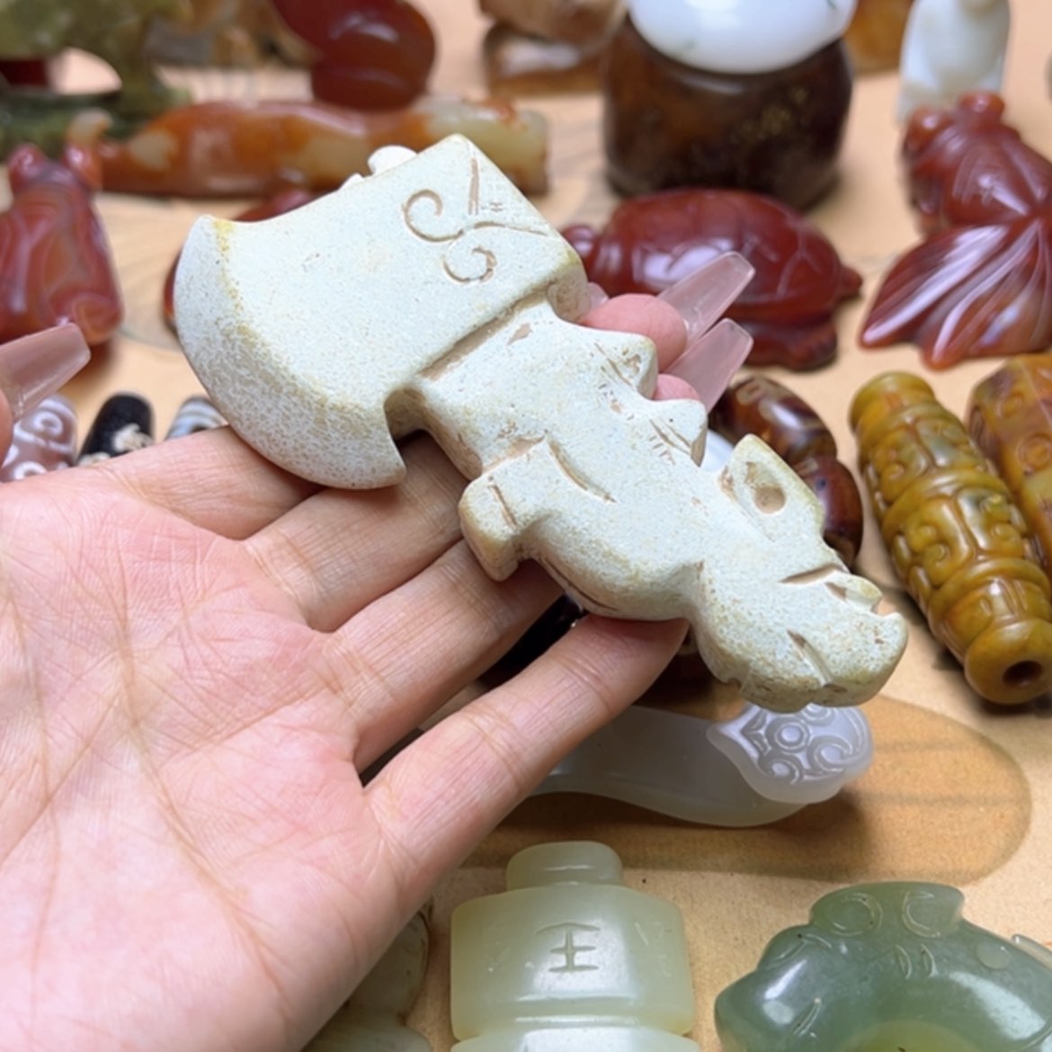 【闪购商品】蛇纹石玉颈饰未镶嵌