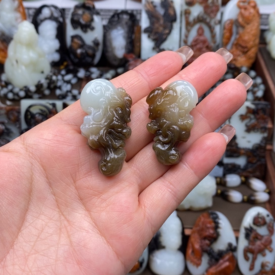 颈饰未镶嵌和田玉