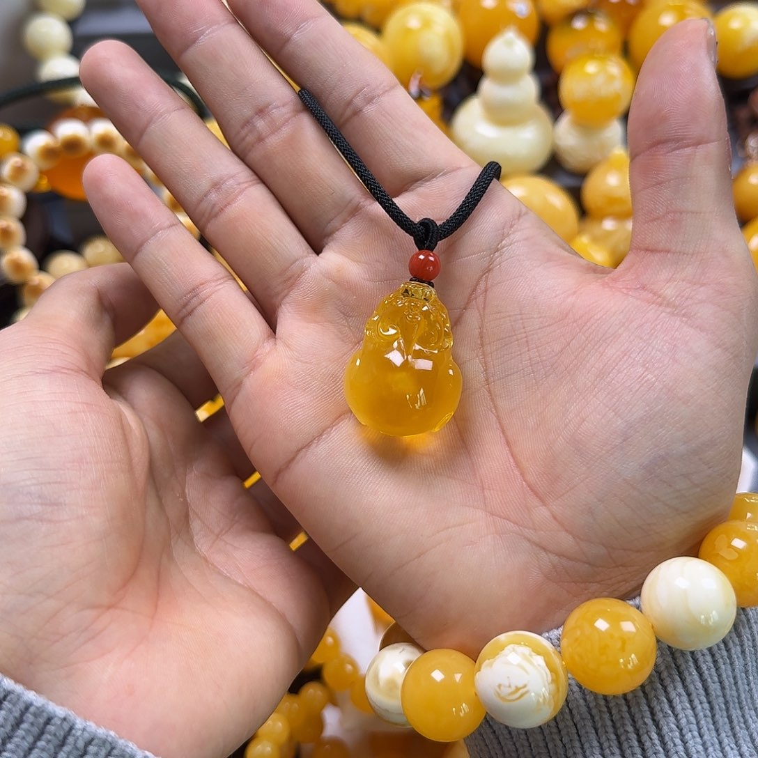 琥珀珠宝奇石未镶嵌