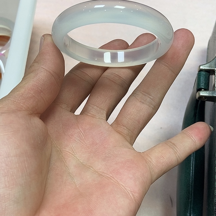 玛瑙/玉髓手镯未镶嵌梦*?580