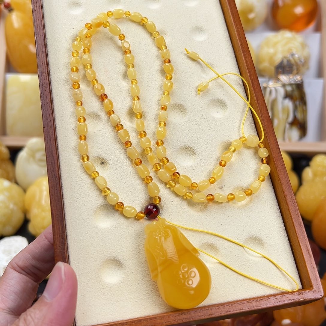 蜜蜡颈饰未镶嵌幽*蜜蜡