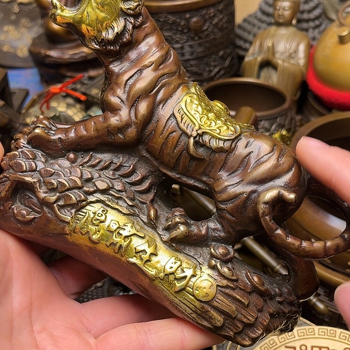 精美铜器批发档口