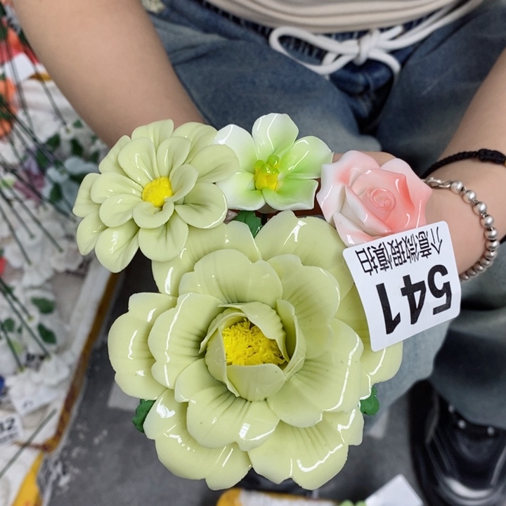 摆件陶瓷材料加工