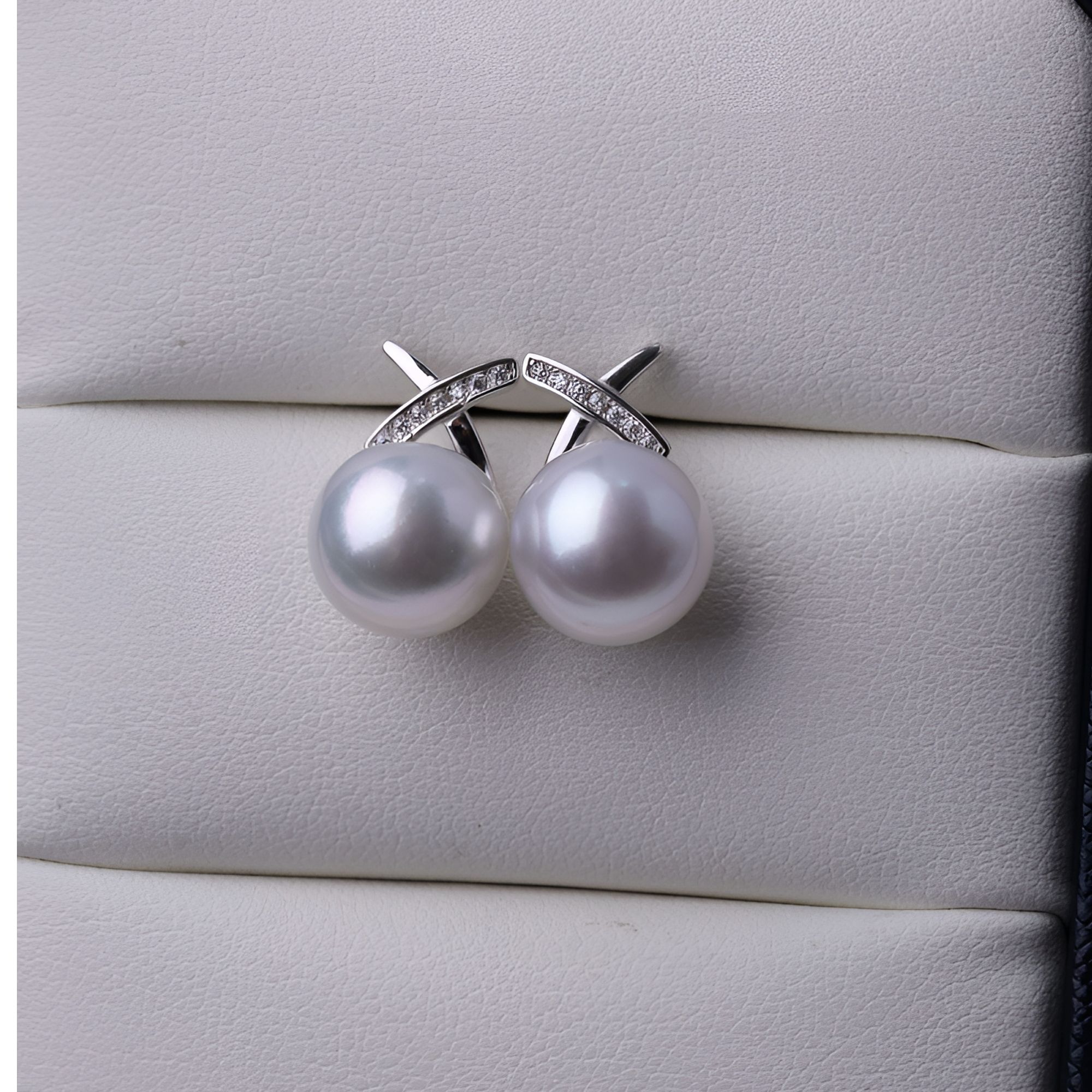 澳白珍珠银蓝光耳钉10-11mm时尚简约风S925银XX款