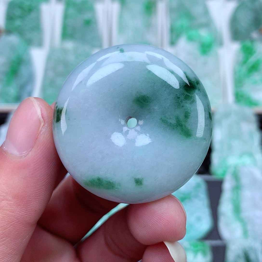 翡翠颈饰未镶嵌翡翠吊坠