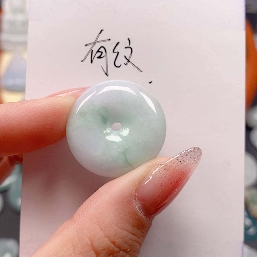 翡翠颈饰未镶嵌天然翡翠