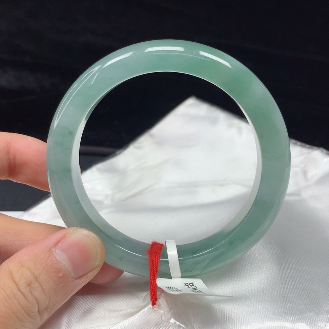 翡翠手镯（圆镯）未镶嵌56.5