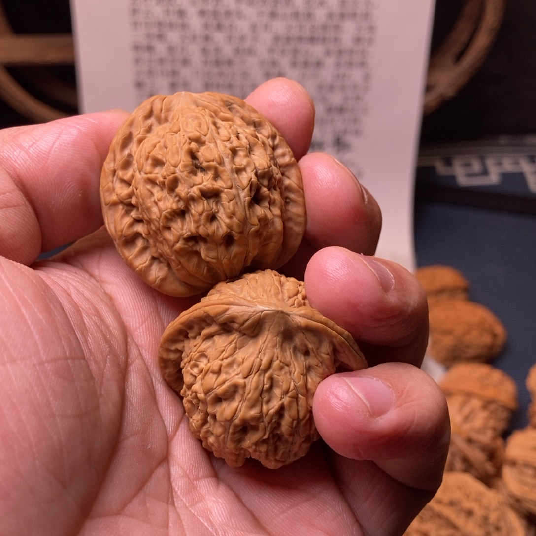 阿***腐文玩核桃把件全品 38无药鸭蛋虎