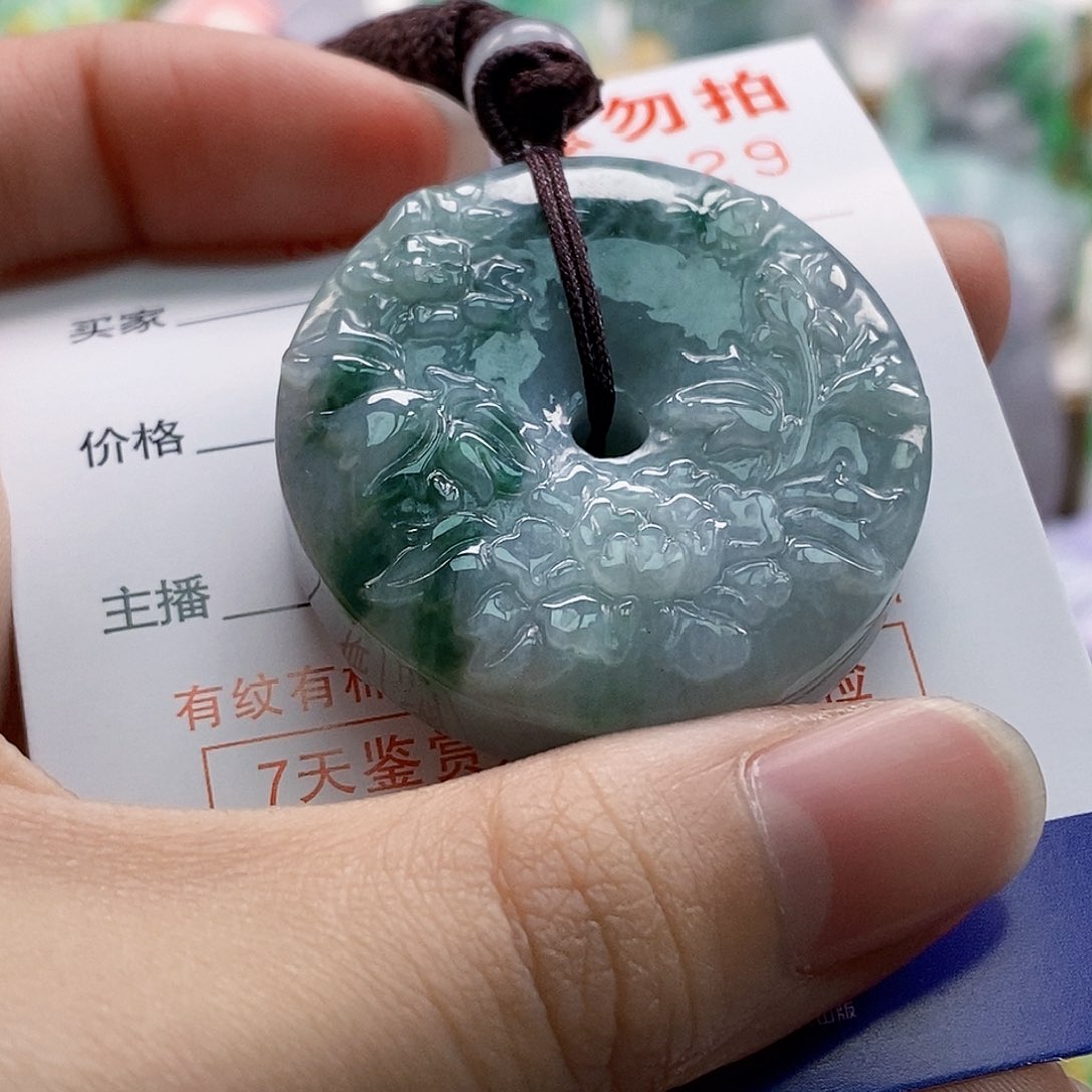 吊坠(不含链)未镶嵌翡翠