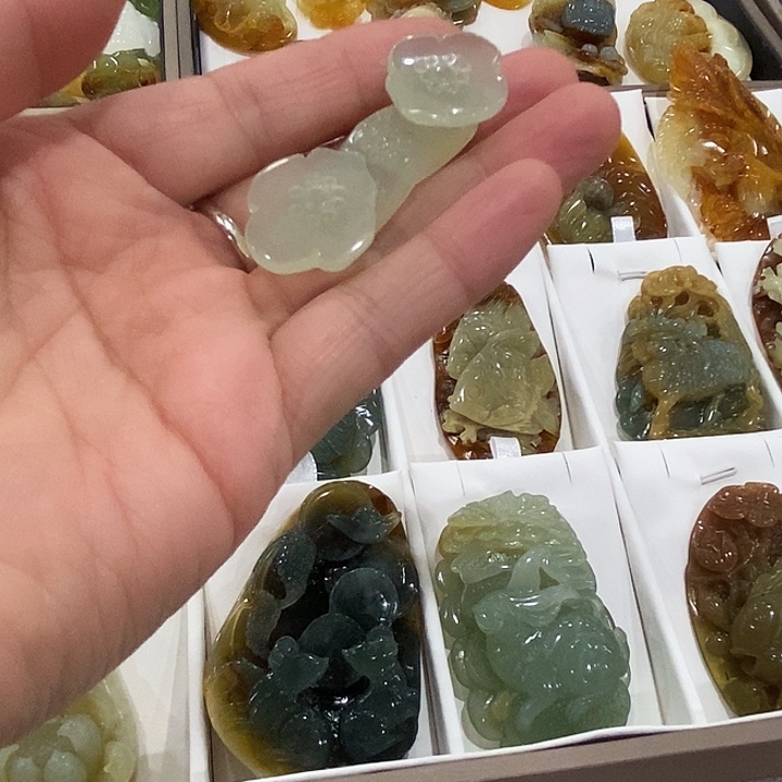 蛇纹石玉合金颈饰