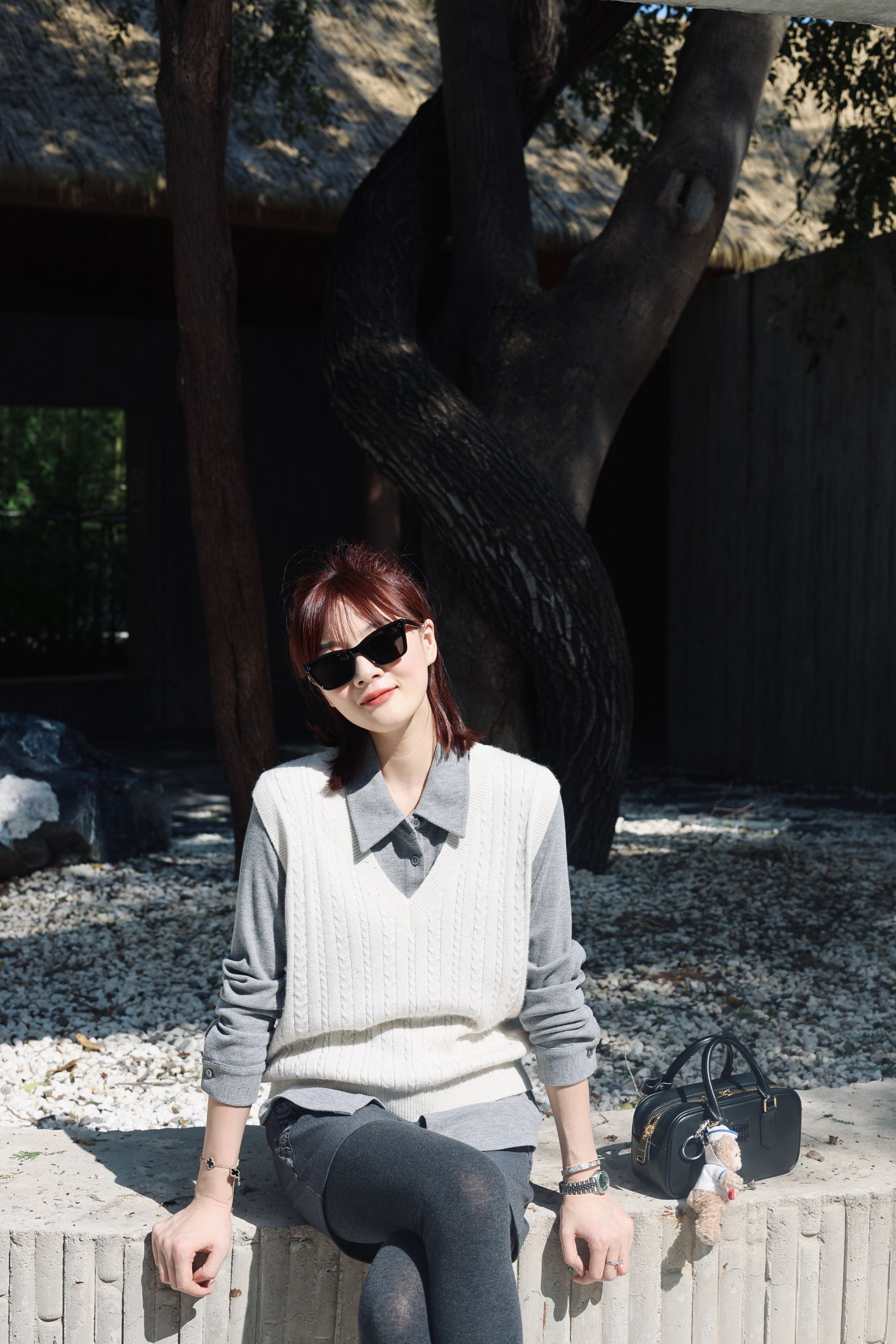 俪妍新品米白色针织马甲