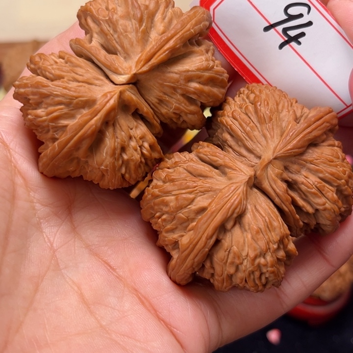 文玩核桃手串59毕业全品白狮子四棱连体94