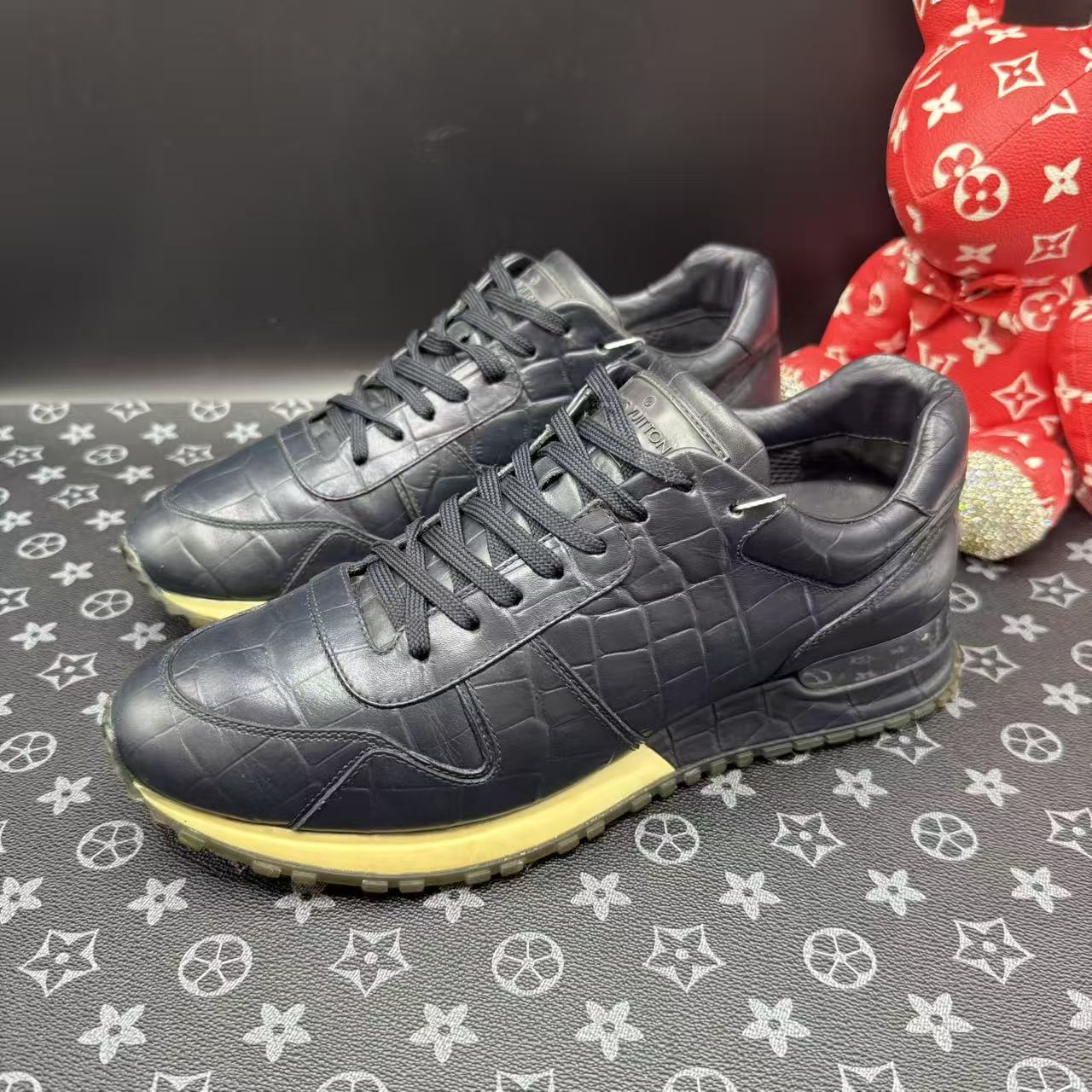 95新 LouisVuitton/路易威登 深蓝方块纹运动鞋40欧码 ddm2853
