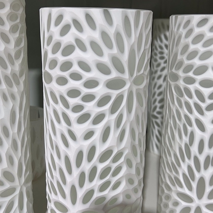 白瓷磨刻太阳花花瓶花器高30口11