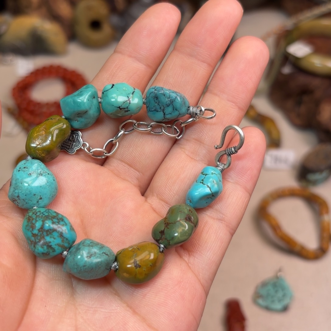 岫岩河磨玉（透闪石质玉）未镶嵌颈饰不**埃