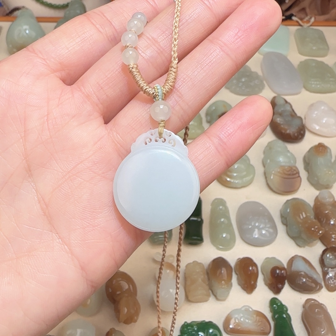 和田玉未镶嵌颈饰