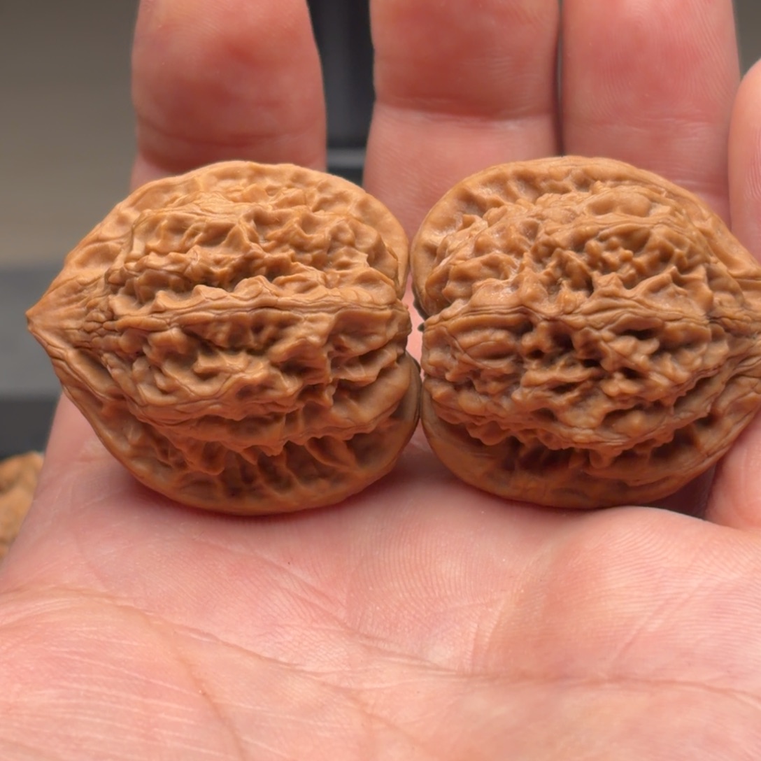 嗯***文玩核桃吊坠野生鸡心嗯