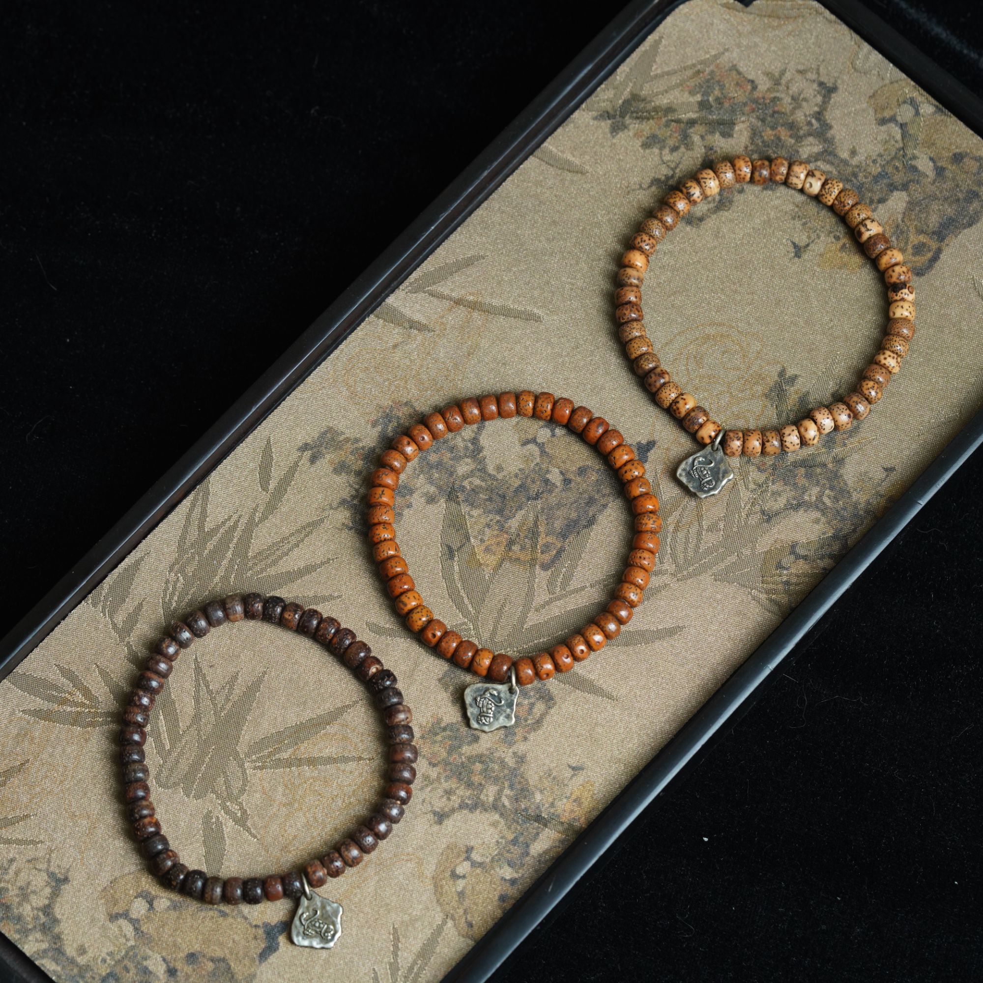 《武当山景区》武D山原创侧挂配手串约6mm+7.5g 多样性发货，发其一