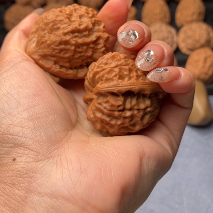 文玩核桃把件扒****_角蛙