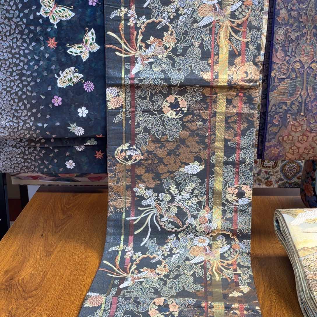 织绣雪轮纹金织凤凰