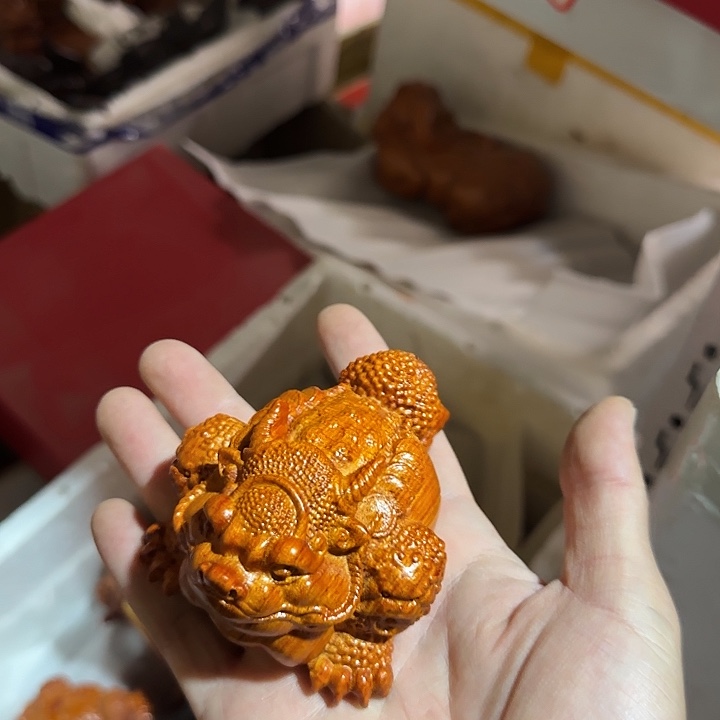 木花梨木10牛角金蟾一只